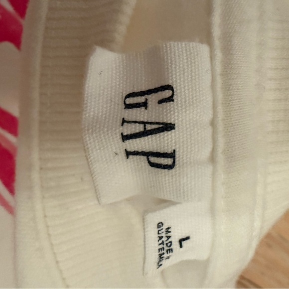 Gap Barbie white crew sweatshirt with pink writing size large - Picture 3 of 7